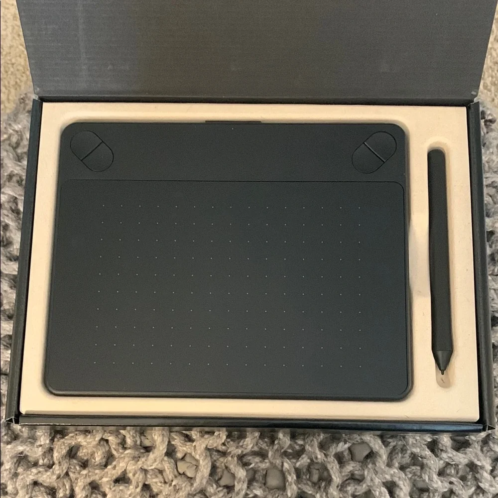 Wacom Intuos Art Creative Pen and Touch Tablet